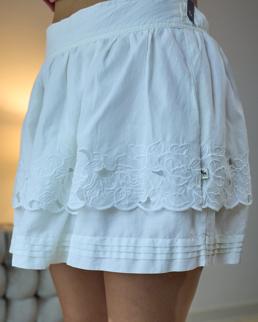 Abercrombie & Fitch Women's White Embroidered Tiered Mini Skirt Size M